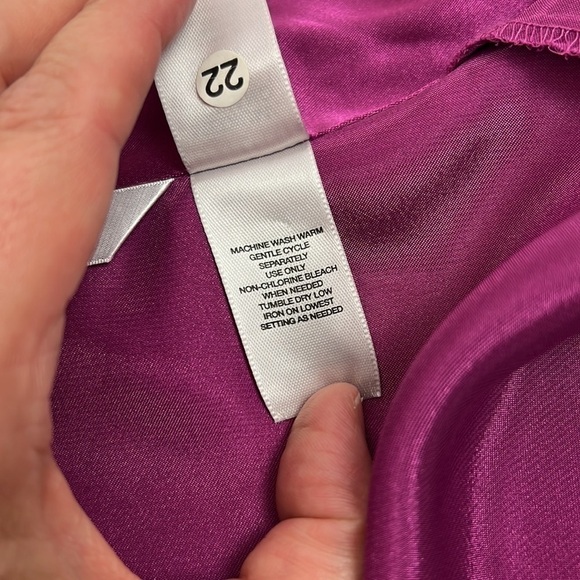 Delicates purple satin polyester robe with toe waist medium - Picture 6 of 9